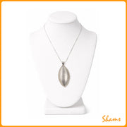 Laluna Pendent Silver in Hammered Design Oval
