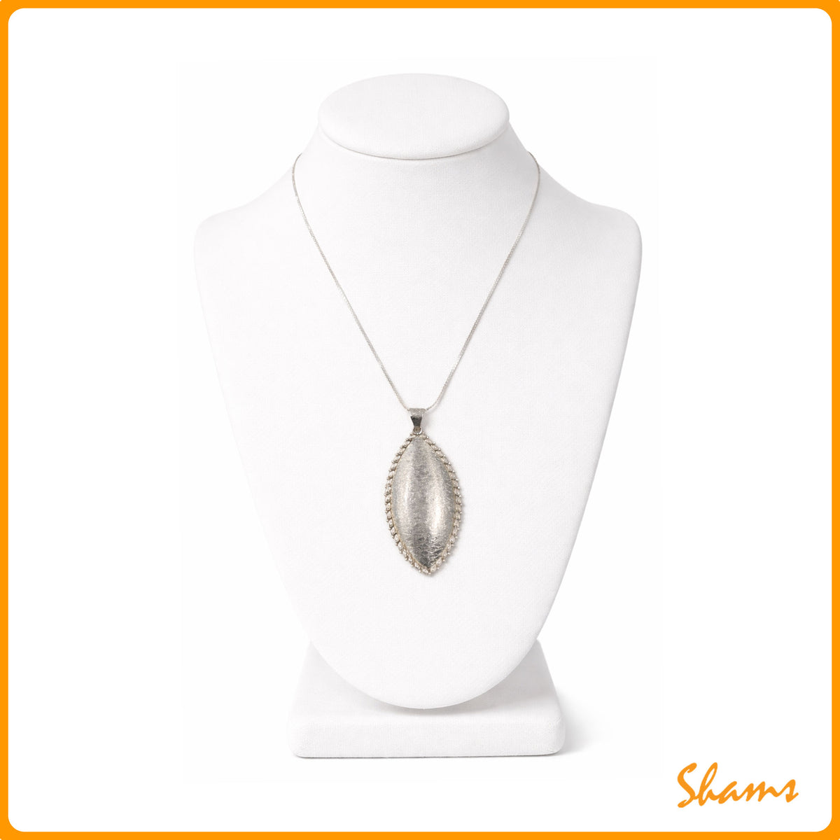 Laluna Pendent Silver in Hammered Design Oval