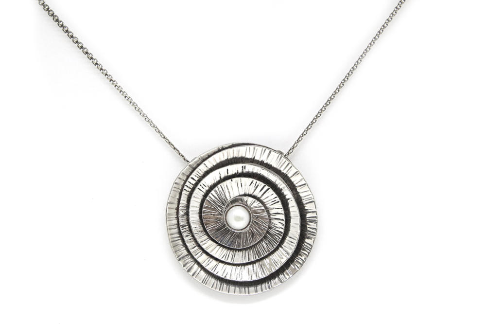 AMNA Coiled Silver And Pearl In Chain Jewelry ASJ-N09