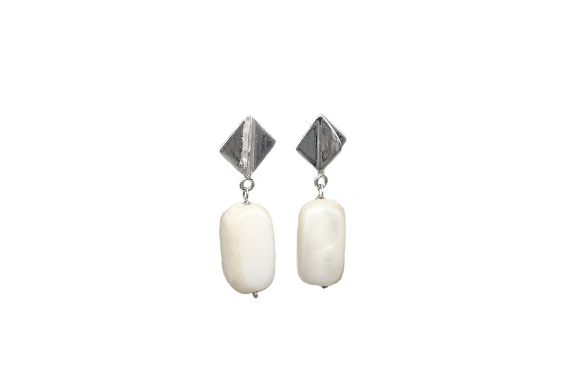 AMNA Square Posts with Rectangular Mother of Pearls Jewelry ASJ-E34