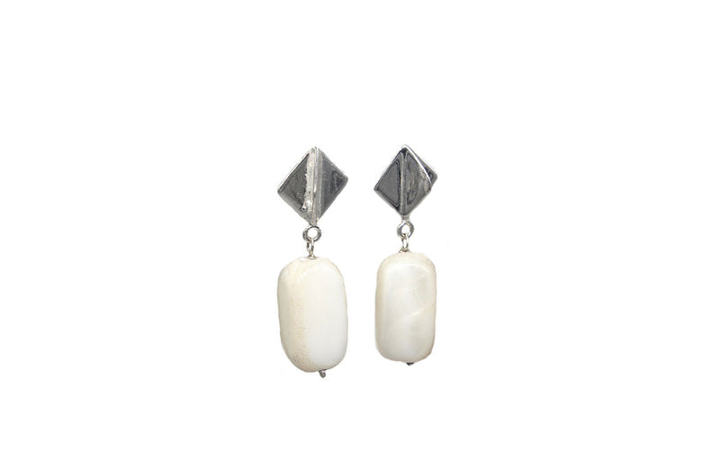 AMNA Square Posts with Rectangular Mother of Pearls Jewelry ASJ-E34
