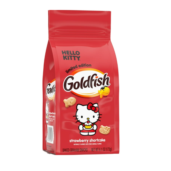Goldfish Hello Kitty Strawberry Shortcake Flavored Grahams 180g - Shams Shopping Centre Goldfish  