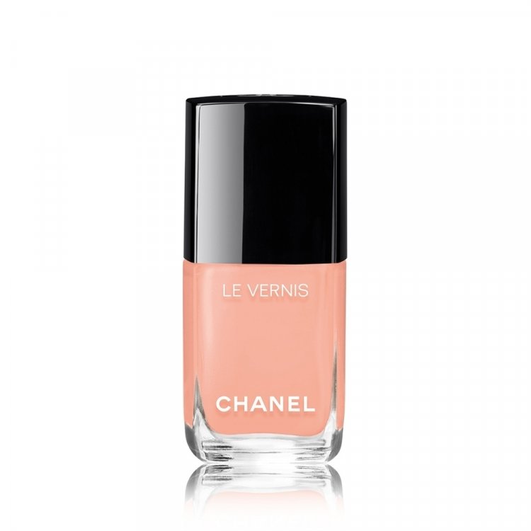 chanel-nail-colour-568-tulle